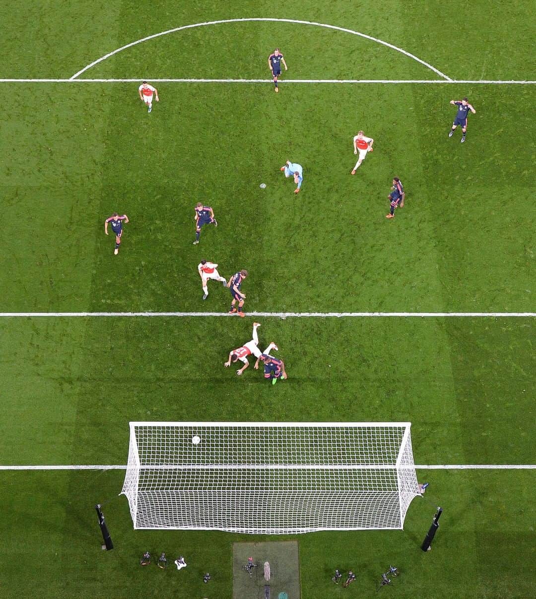 アーセナルFCさんのインスタグラム写真 - (アーセナルFCInstagram)「Images of the Decade....⁠ ⁠ 2️⃣0️⃣1️⃣5️⃣ – Olivier Giroud scores in our 2-0 win over Bayern Munich at Emirates Stadium⁠ ⁠ #Arsenal #AFC #Giroud #UCL #decade #2010s #EmiratesStadium」12月31日 2時05分 - arsenal