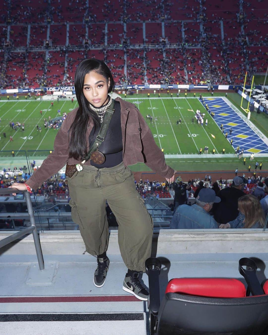 ジョーディン・ウッズさんのインスタグラム写真 - (ジョーディン・ウッズInstagram)「🏈」12月31日 2時15分 - jordynwoods