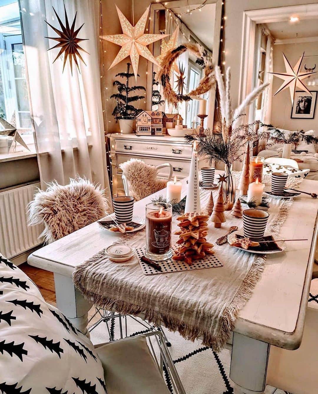 のインスタグラム：「Make this Monday sparkle @modcloth #catherinemalandrino #catherinecatherine #mondaymotivation #mondaymood #winterwonderland #sparkle #womensfashion」
