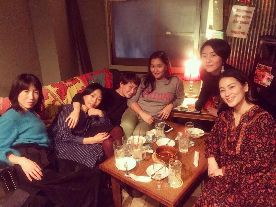 桃生亜希子のインスタグラム：「年の終わりに、最強な人達と忘年会。 　旦那さんは、お家で子供のお世話をしてくれた。謝謝🙏 たのしかった○ また来年❤️✨」