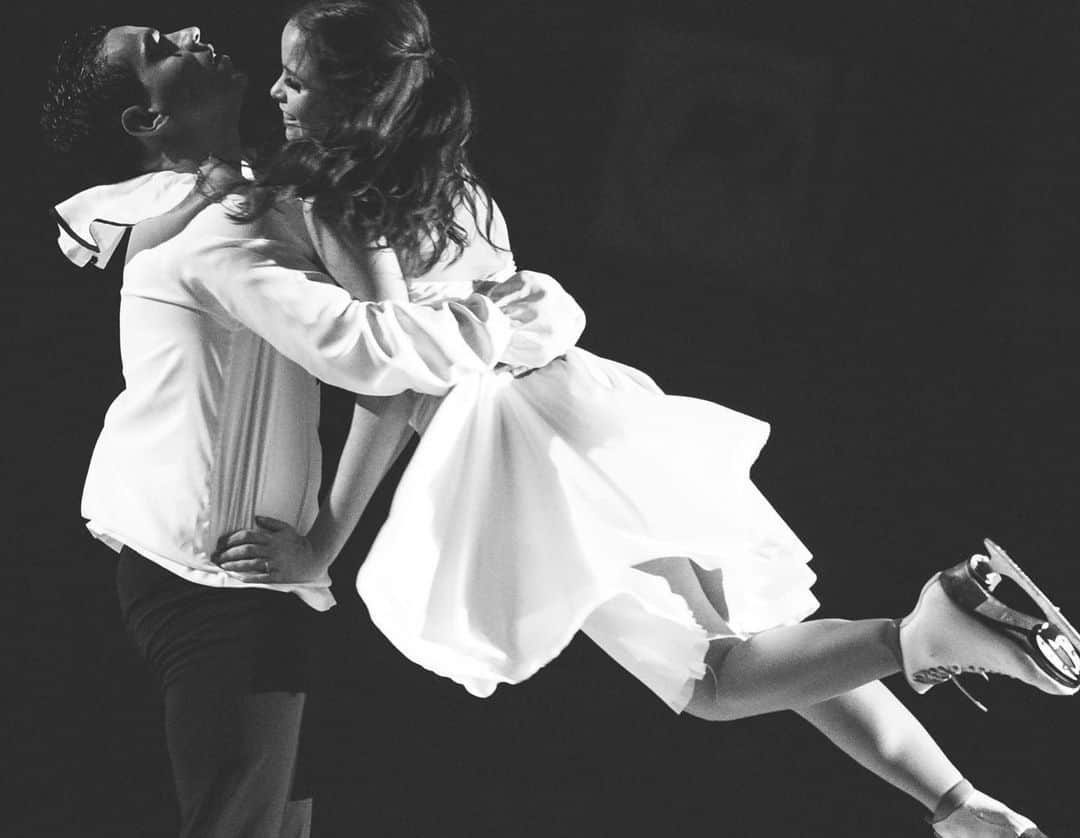 のインスタグラム：「@revolutiononice 2019 was a Dream Come True. Thank you @javierfernandezskater for letting us be a part of it. Thank you @itsmedwlsn and @sandra_bezic for your art and guidance. Thank you @lastlap_es for making it happen. A big thanks to all of our friends in the cast for coming together like a family... we treasure every moment」