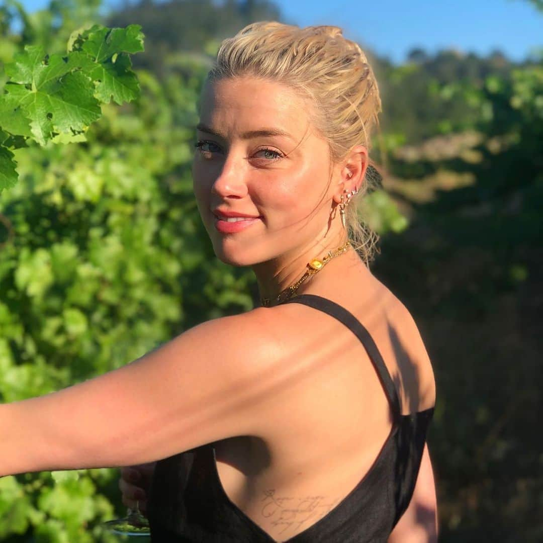 アンバー・ハードさんのインスタグラム写真 - (アンバー・ハードInstagram)「Looking back at 2019...」12月31日 3時39分 - amberheard