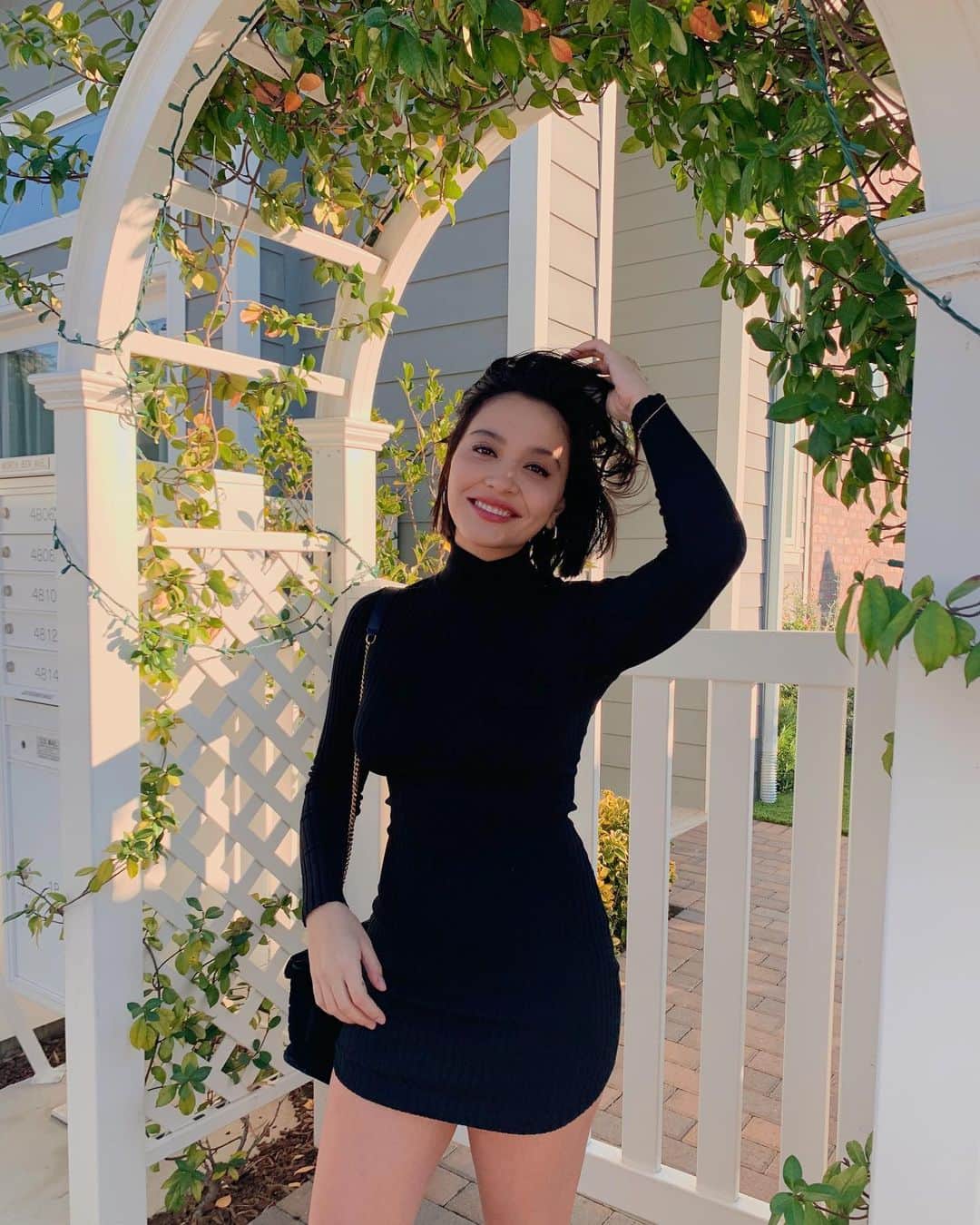 ステラ・ハジェンズのインスタグラム：「last Monday of 2019, what are you doing with it? 💓  @fashionnova fashionnovapartner」
