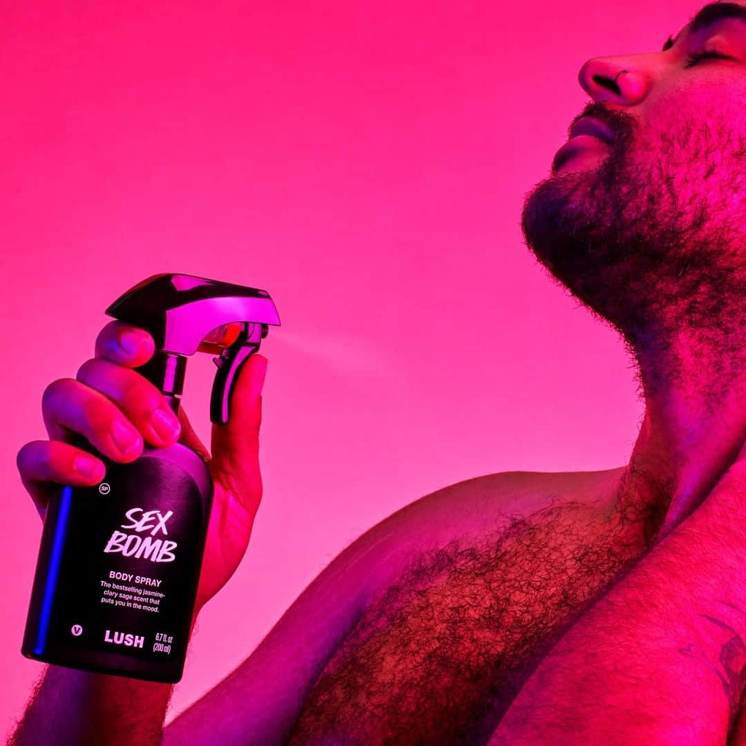 LUSH Cosmeticsさんのインスタグラム写真 - (LUSH CosmeticsInstagram)「It's sexy in the tub and now it's sexy in a spritz. 🍒⁠ ⁠ The scent of this cult fave fizzer is officially available in body spray. Head to our link in bio to shop now. 💦⁠ *⁠ *⁠ *⁠ *⁠ *⁠ #perfume #scent #parfum #fragranceoftheday #scentoftheday #instalove #sexbomb」12月31日 4時00分 - lushcosmetics