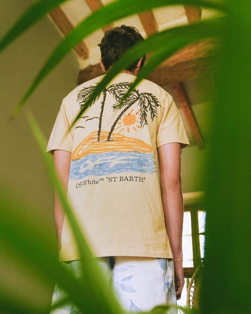 OFF-WHITE C/O VIRGIL ABLOHさんのインスタグラム写真 - (OFF-WHITE C/O VIRGIL ABLOHInstagram)「Off-White™ “St. Barths” vacation capsule collection now exclusively available at Eden Rock Hotel @er_stbarths ~ now open. capsule collection photography c/o @chilldays」12月31日 4時04分 - off____white