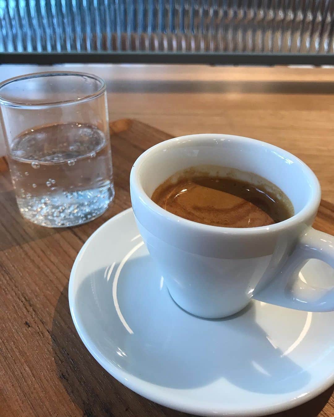 goodcoffeemeさんのインスタグラム写真 - (goodcoffeemeInstagram)「Had a wonderful coffee time here at White Glass. Excellent barista! @vja  #goodcoffee_shibuya #goodcoffee_tokyo #whiteglasscoffee」12月31日 10時37分 - goodcoffeeme