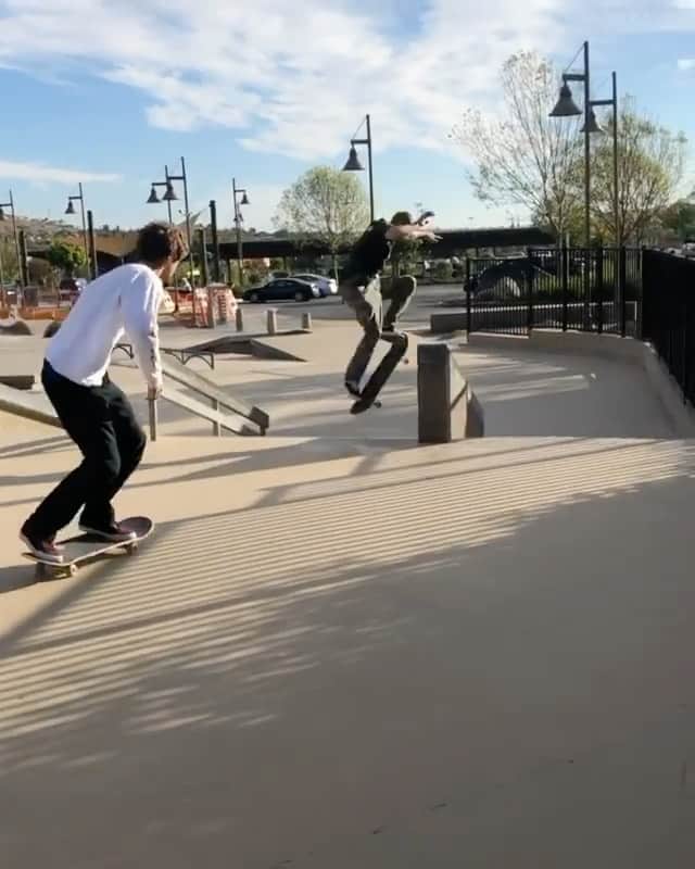 トム・シャーのインスタグラム：「Two’s better than one  @greyson_fletcher @milesgizmo」