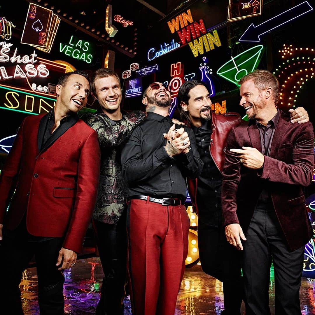 backstreetboysさんのインスタグラム写真 - (backstreetboysInstagram)「This year we completed our Las Vegas residency and started the journey that is the #DNAWorldTour. Man, we are so happy to be doing what we love after all these years ❤️ Couldn’t have done it without you all! #BSB2019 #KTBSPA」12月31日 5時15分 - backstreetboys