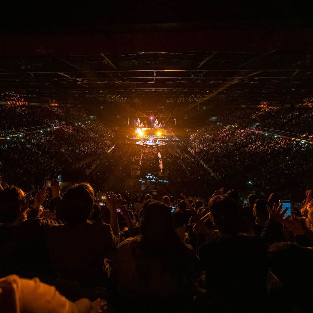 backstreetboysさんのインスタグラム写真 - (backstreetboysInstagram)「This year we completed our Las Vegas residency and started the journey that is the #DNAWorldTour. Man, we are so happy to be doing what we love after all these years ❤️ Couldn’t have done it without you all! #BSB2019 #KTBSPA」12月31日 5時15分 - backstreetboys