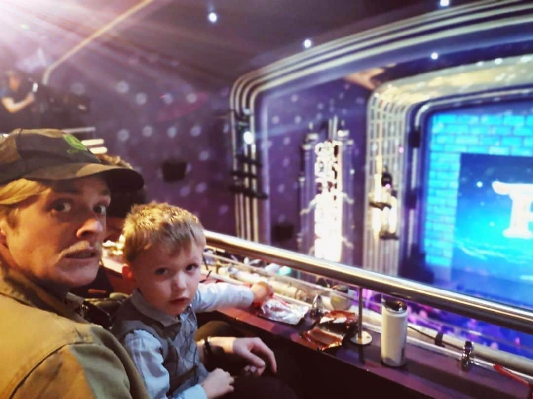 ルーファス・テイラーのインスタグラム：「Joined the Hawkins gang last night for some Christmas panto. Here’s my godson/dude and I ready for the interval to end 👀 This was after passing out for his entire birthday meal! Now THAT is cool 😎 #thedudeabides」