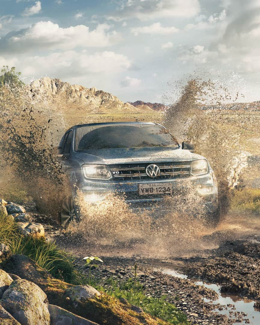 Volkswagen do Brasilさんのインスタグラム写真 - (Volkswagen do BrasilInstagram)「Não existe parceira de aventuras melhor que a Amarok V6, com ela não existe tempo feio! #amarok #v6 #vwbrasil」12月31日 7時01分 - vwbrasil