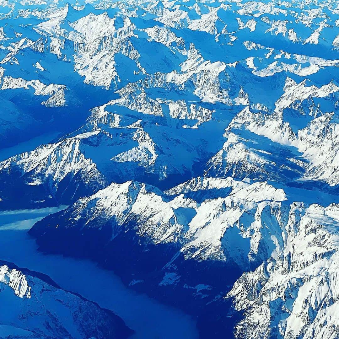 ナイル・ロジャースさんのインスタグラム写真 - (ナイル・ロジャースInstagram)「Flying into #Nice #France over the Alps. I’d eventually wind up in #montecarlo to bring in the #newyear. Let’s hope it’s a good one for #everybody.」12月31日 7時10分 - nilerodgers