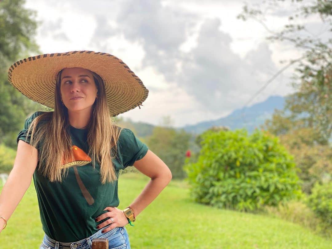 Erika De La Vegaさんのインスタグラム写真 - (Erika De La VegaInstagram)「Nací para esto.... para posar con sombrero.」12月31日 7時45分 - erikadlvoficial