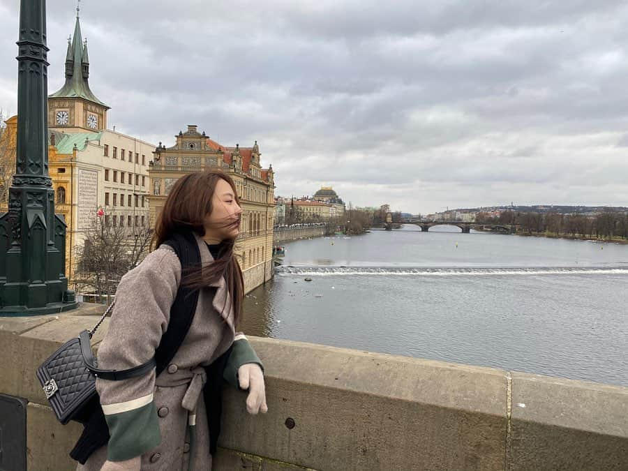 キム・イェウォンさんのインスタグラム写真 - (キム・イェウォンInstagram)「바람반 🌬🌬사람반👨‍👩‍👧‍👧👩‍👩‍👧‍👦👨‍👩‍👦‍👦 근데 올때마다 느낌이 매번 다르다 신기해라  그리고 .....정말 춥다. 코가 없어진 느낌」12月31日 7時54分 - yeeee_kk