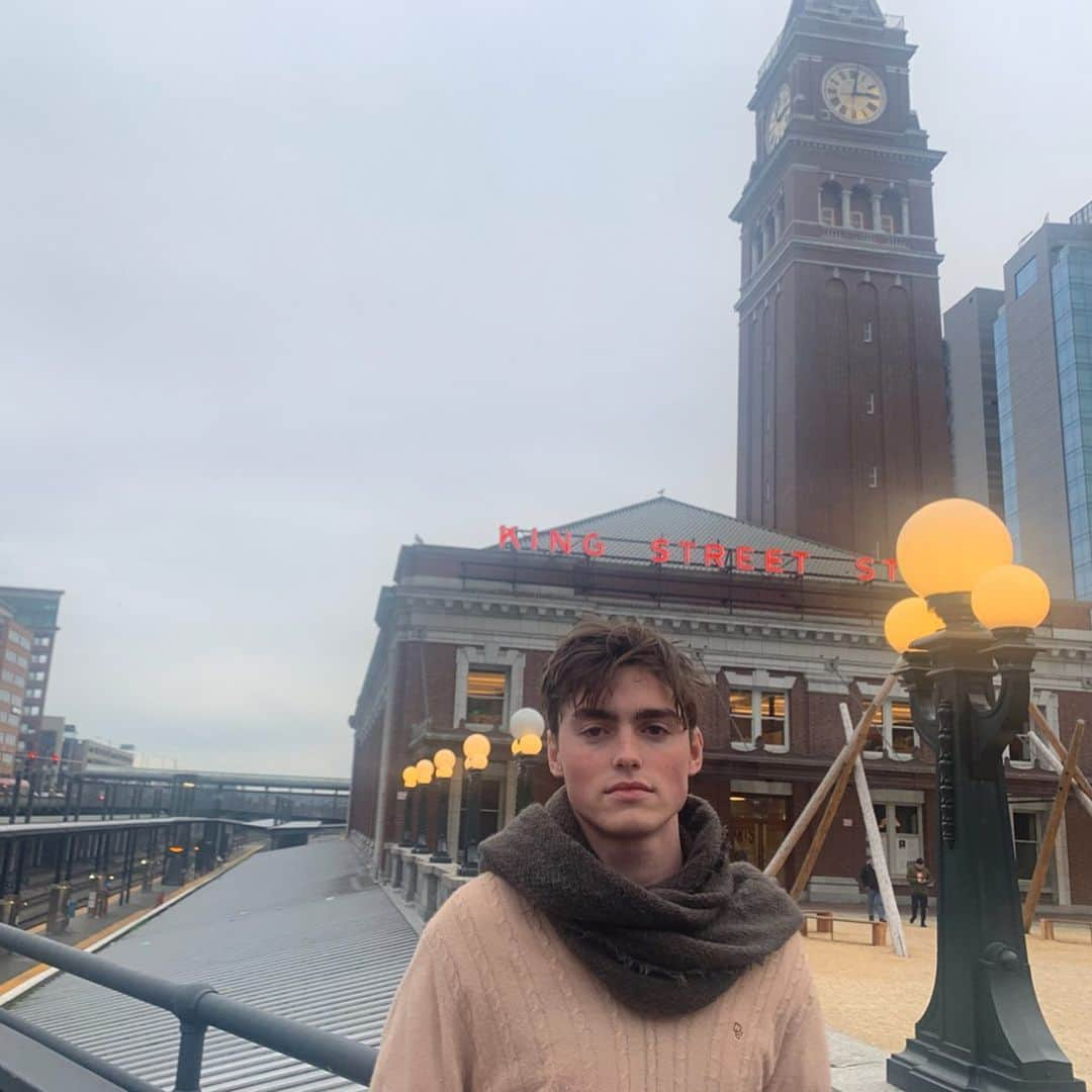 スペンサー・リストさんのインスタグラム写真 - (スペンサー・リストInstagram)「We in Seattle🥳」12月31日 8時05分 - spencerlist