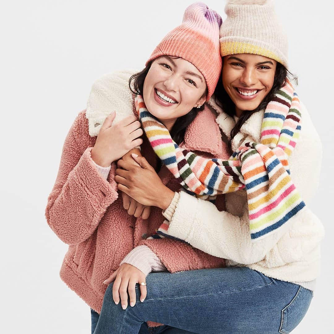 GAPさんのインスタグラム写真 - (GAPInstagram)「Get wrapped up in comfort and joy. #GiveGap」12月31日 8時07分 - gap