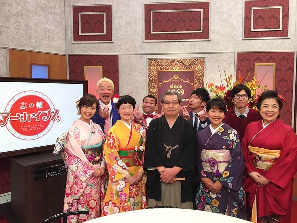 南條早紀のインスタグラム：「2019年ありがとう＊ . . 2019年のスタートは 富山テレビ50周年特別番組でした☺️✨ . （写真参照:志の輔アーカイブス） . 富山テレビに入社して4年。 50周年という節目の年の 番組に携わらせてもらったこと すごく嬉しかったです😊 . . 今年は新番組「フルサタ！」も始まりました🍀 新しい番組はスタッフと共に 試行錯誤しながら毎週お送りしています。 自分にできることって何だろうーって ときに悩んだりしながらも、 富山県民に喜んでもらえる 土曜昼の時間を提供したい！ その想いだけはみんなかわりません😊 . 来年も頑張りますのでよろしくお願いします🍀 . . そして、FMとやまさんのラジオ 「8カフェフライデー」も3年目になりました！ ラジオならではのメッセージのやり取り、 楽しく刺激的な時間です！ 毎回全てにお返事できず恐縮ですが、 本当に嬉しく読ませていただいています。 いつもありがとうございます💕 . . 仕事ばかりになりがちですが、 プライベートもおかげさまで充実です☺️ 周りの人に恵まれて幸せだ🍀 富山最高😆🐟 いつもありがとうございます！ . . 2020年の目標はまた年明けに綴るとして、 2019年を充実して終えられることに 感謝の気持ちでいっぱいです！✨ . 本当にありがとうございました😊 . . 良いお年をお迎えください🎍✨ . . #2019 #2019年 #年の瀬 #大晦日  #振り返り#令和 #令和元年 #仕事 #感謝 #富山 #富山県 #とやま #toyama #富山テレビ #50周年 #立川志の輔 #師匠 #芸人 さん #振袖 #アナウンサー #南條早紀 #今年もお世話になりました  #来年もよろしくお願いします #よいお年を #🎍」