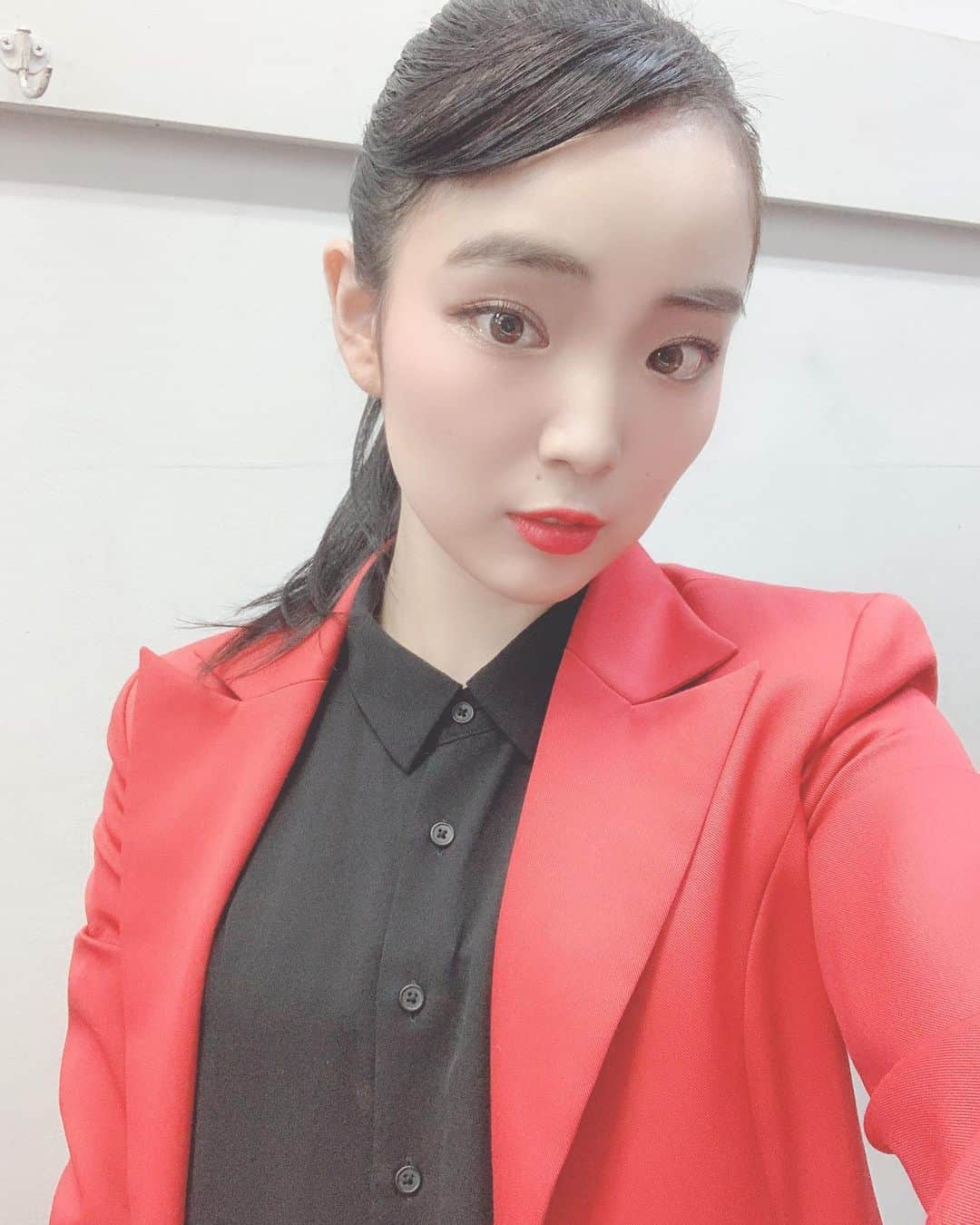 円谷優希さんのインスタグラム写真 - (円谷優希Instagram)「出演舞台振り返り2019❤ 今年9本目の舞台！！ 【売春捜査官】  #舞台 #出演 #振り返り #2019年振り返り #オフショット #つかこうへい #売春捜査官 #木村伝兵衛部長刑事 #円谷優希」12月31日 19時48分 - yukitsumuraya