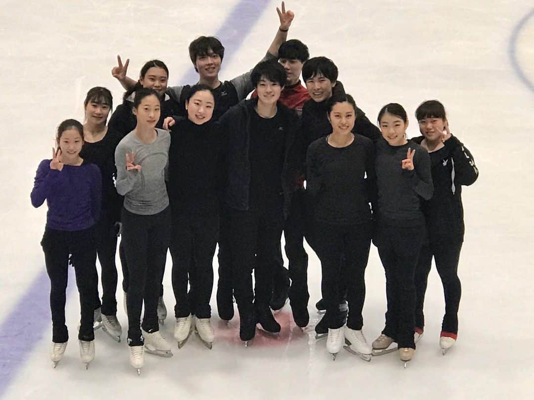 市橋翔哉のインスタグラム：「今日で今年も終わりですね🙄  2019年という年は自分にとって良くも悪くもたくさんの経験を積む年となりました。  体は元気なのにシーズンを迎えることができずとても不思議でなんとも言えない時間を過ごしました。  そして、たくさんの人に支えられた年でもありました😢🙌 何度も何度も助けられました。  2020年は感謝の気持ちを忘れず自分を信じて進んでいきます🦔  今年も本当にありがとうございました！ 良いお年をお迎えください🙇‍♂️」