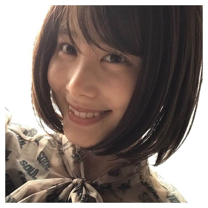 金城茉奈のインスタグラム：「‪2019年も残り僅かですね。‬ ‪あっという間に大晦日。‬ ‪今年は多くの事に挑戦できた年だったと思います。‬ ‪色んな出会いもあり、支えられ、‬私自身刺激も受け、 そして何より‪たくさんの愛に包まれた一年でした。‬ ‪応援してくださった皆さん、‬ ‪本当にありがとうございます！！‬ ‪良いお年をお迎えくださいね。🌼 ‬#大晦日#金城茉奈」