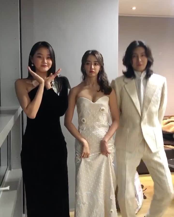 チョン・ユミのインスタグラム：「인싸 따라잡기.😝 #사랑해요#검법남녀시즌2」