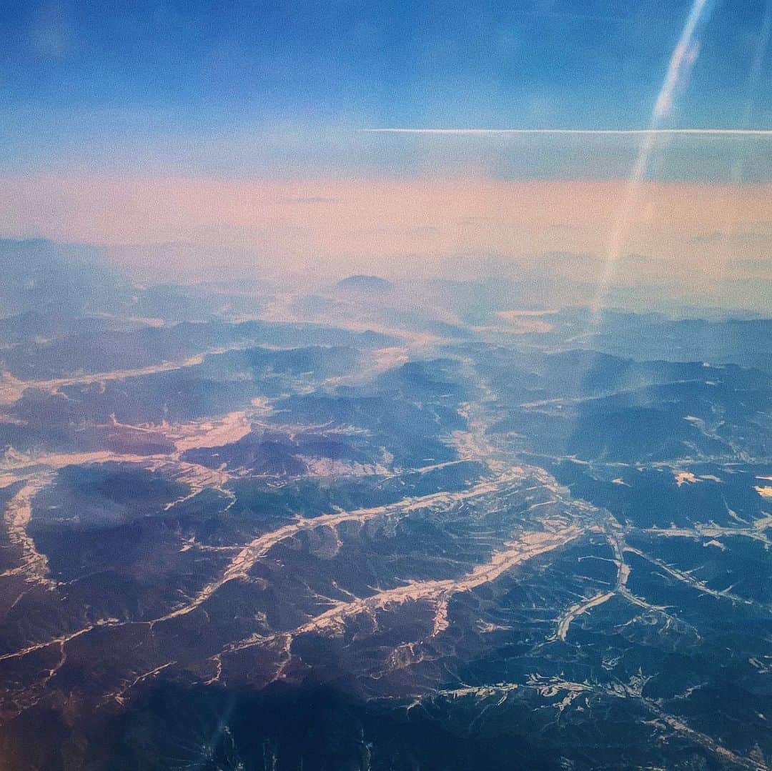 リウ・ウェンのインスタグラム：「#WenInFlight」