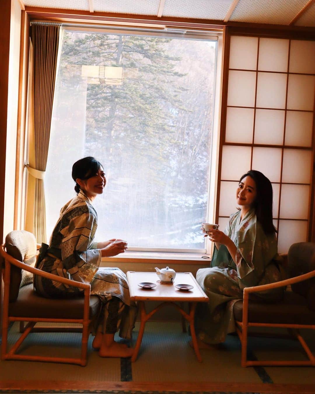 中島奈津希さんのインスタグラム写真 - (中島奈津希Instagram)「👘♨️🍵﻿ ﻿ ﻿ ﻿ ﻿ ﻿ ﻿ 年末年始は旅館でゆっくり過ごしてます♨️﻿ ﻿ ﻿ ﻿ ﻿ ﻿ 2019年は大変お世話になりました！﻿ ﻿ 私と関わってくださった方々には﻿ 本当に本当に助けられてばかりでしたが﻿ 皆さまのおかげで﻿ 素敵で充実した1年になりました！﻿ ﻿ ﻿ ﻿ 来年も宜しくお願いします♡﻿ ﻿ ﻿ ﻿ ﻿ ﻿ ﻿ 今はご飯まで#ガキ使 見てるの！﻿ こんなにゆっくりテレビ見たの久しぶり過ぎて﻿ めちゃくちゃテンション上がっております😏💭📺❤️笑﻿ みんなも素敵な年末を🥺❤️﻿ ﻿ ☁️☁️☁️☁️☁️☁️☁️☁️☁️☁️☁️☁️☁️☁️☁️☁️﻿ #nagano#長野#長野県#帰省#お正月休み ﻿ #浴衣#露天風呂#長野旅行#おなつ浴衣」12月31日 18時42分 - nakajima_natsuki