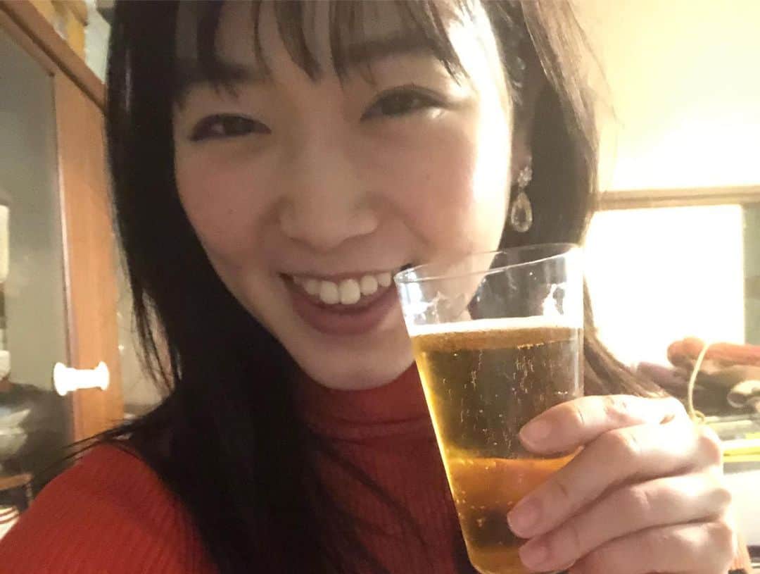佐々木心音さんのインスタグラム写真 - (佐々木心音Instagram)「親友との飲んで楽しすぎて そのあと1人でも飲んじゃって . 若干二日酔いの中、 ばーちゃん家で年越しすき焼きなう。 . 楽しいねえ。 みなさま、良いお年を。 . . . #sukiyaki #2019 #beergirl #actress #singersongwriter #kokonesasaki #年越しすき焼き #ばーちゃん家 #毎年恒例 #すき煮のよう #二日酔い #今日は食べるぞ #佐々木心音 #良いお年を」12月31日 18時34分 - sasakikokone