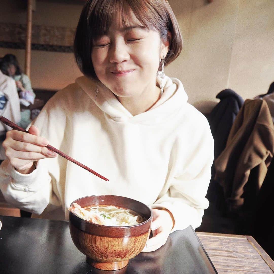 豊泉志織さんのインスタグラム写真 - (豊泉志織Instagram)「皆さま2019年も 本当にありがとうございました𓂃☘︎ . 良いお年をお迎えください😌 . #写真はフォルダの中にあったお蕎麦 #2019」12月31日 18時34分 - shiori_toyoizumi