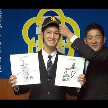 笠原大芽のインスタグラム：「今年一年応援ありがとうございました。 色々考えた結果現役を引退することに決めました。ホークスでは7年間お世話になりとても成長できることができました！ そして地元球団で野球ができたのは一生の思い出になりました！ 来年からは球団に残り野球に携る仕事をしていきます。 来年もよろしくお願いします！」