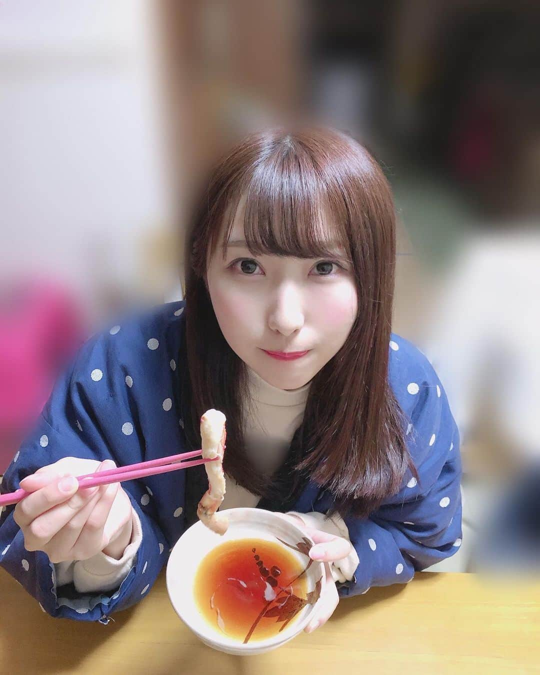 ひなたななこさんのインスタグラム写真 - (ひなたななこInstagram)「. . . ちゃんちゃんこ着て大好きなカニ食べたけど 顔がとぼけすぎてる（笑） . . #Japaneseidol #followme #instagood  #crab #かに鍋 #螃蟹 #偶像 #아이돌 #게 #맛있는 #저녁밥」12月31日 18時49分 - hinatananako_