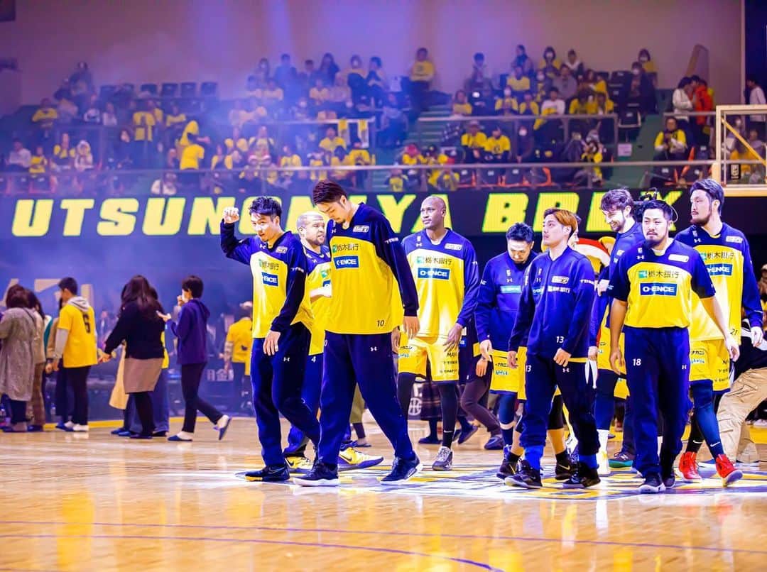 比江島慎のインスタグラム：「今年も応援ありがとうございました！  2020年は特別な1年に出来るように頑張りますので、引き続き応援よろしくお願いします！」