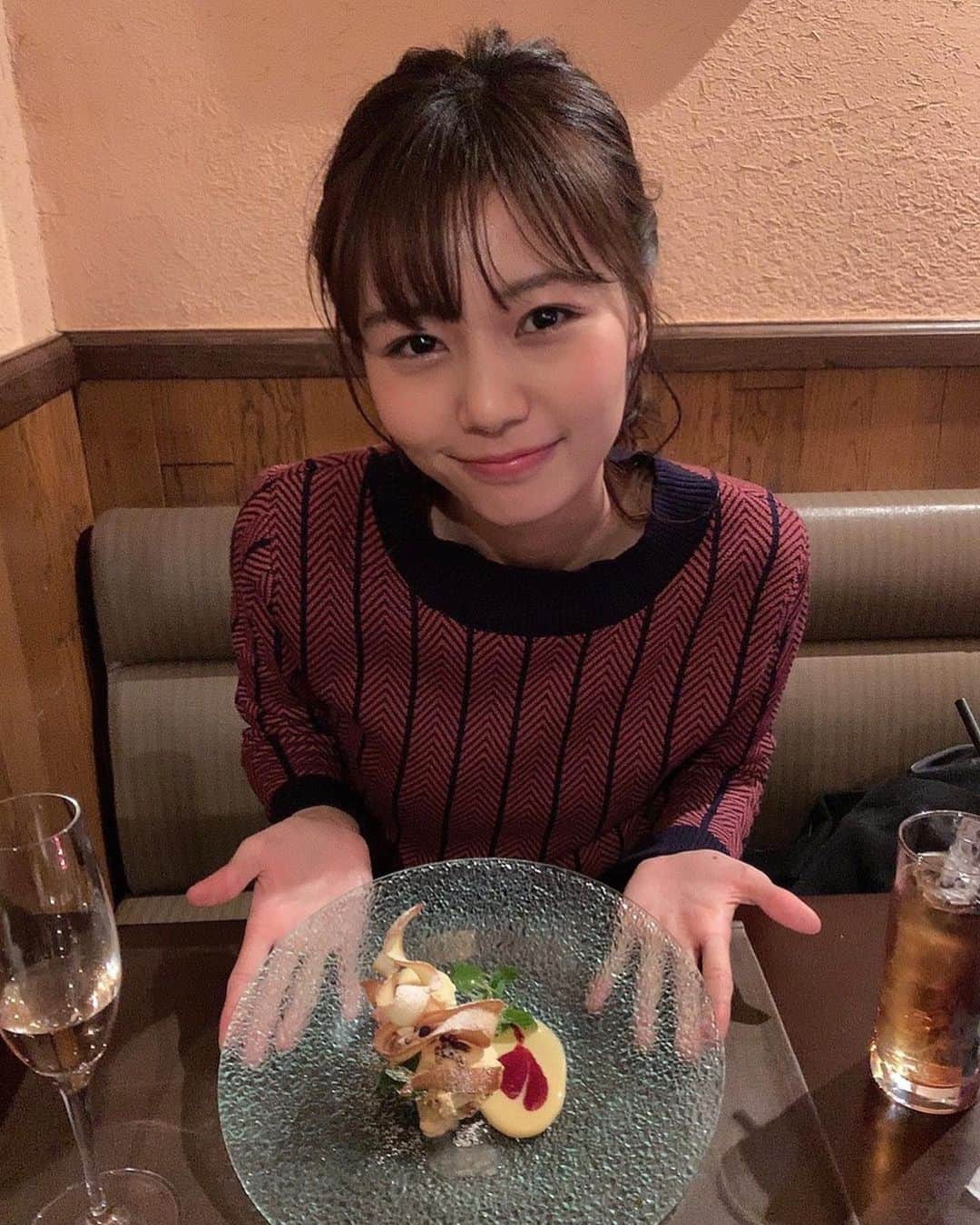 杉浦みずきのインスタグラム：「. 2019年、私と関わってくださった皆さま、ありがとうございました😊 最高の一年でした。 2020年は節目の年。 春に大学も卒業します。 時が過ぎるのがとてつもなく早く感じます。 だから今しかできないことをしたいです！ 飛躍できる一年になりますように。 カンパ〜イ🍸」