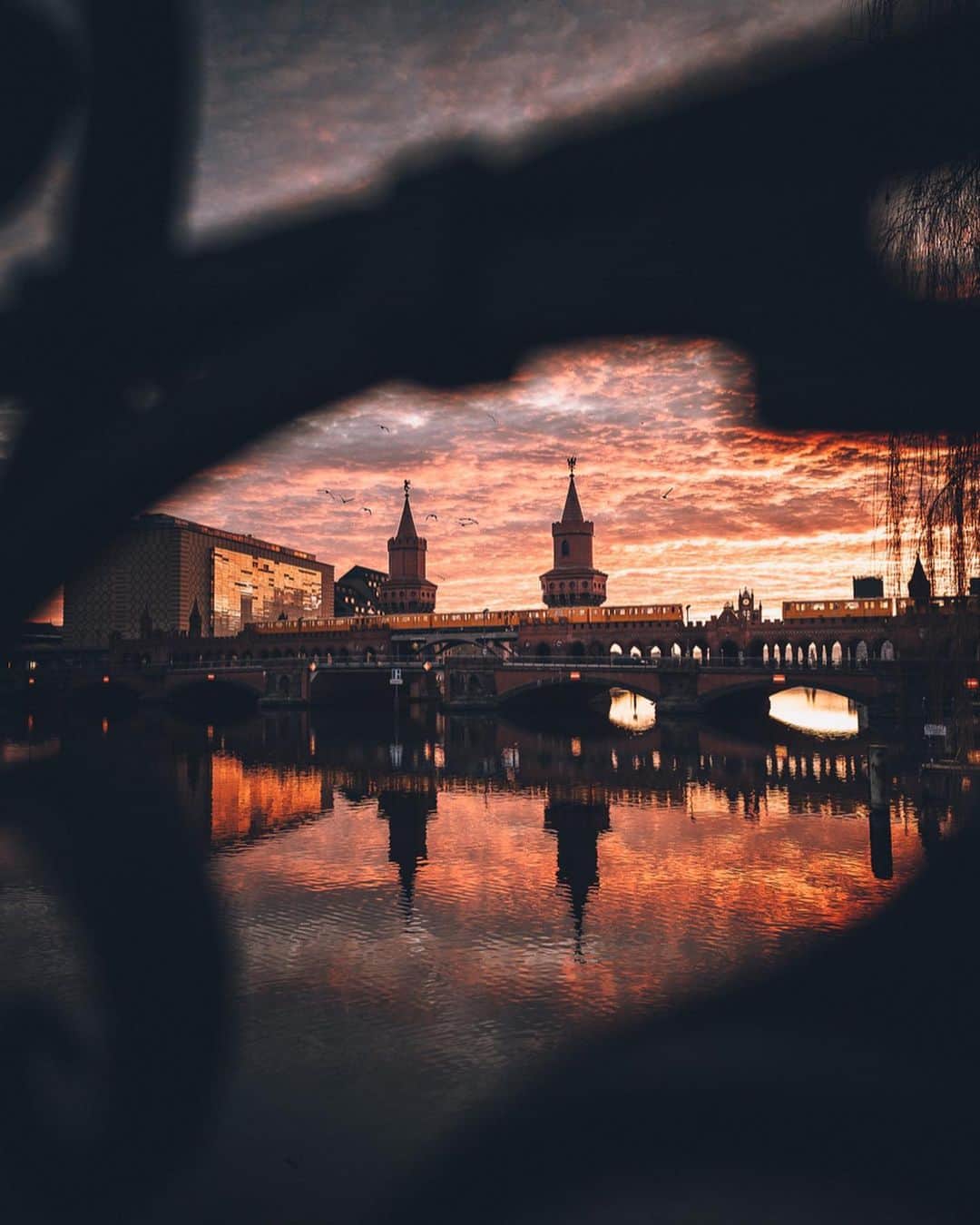 Thomas Kakarekoのインスタグラム：「where has the time gone?  In 2020 it‘s gonna be 10 years since I quit studying politics and decided to become a photographer. So crazy to think that some of you have been around from the very beginning of this journey. Incredibly thankful for your endless support and for keeping me inspired when things weren’t easy. enjoy tonight and see you all in the new decade.  #berlin #HNY」
