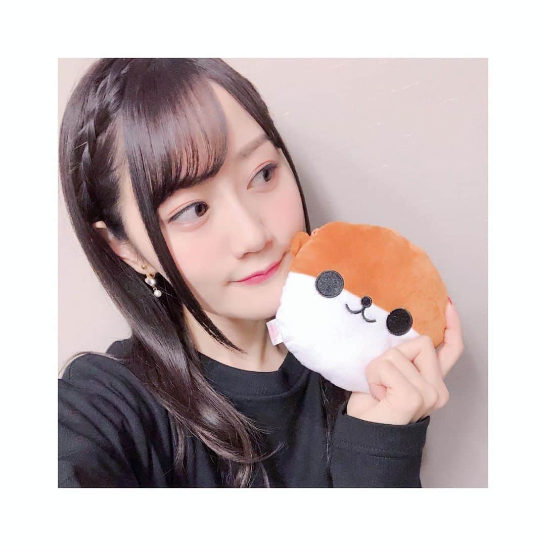 のインスタグラム：「2020.1.3に行われるファンクラブイベント「Yui’s＊Company.社員総会 ～New Year Party♪2020～」のグッズ❤その１😎愛しのカワウソくん。ふわふわコインケースと、スポーツタオル✨どっちもこだわって作ったよ〜特に、カワウソくん。の顔！😮#ゆいこむ #NewYearParty #2020」