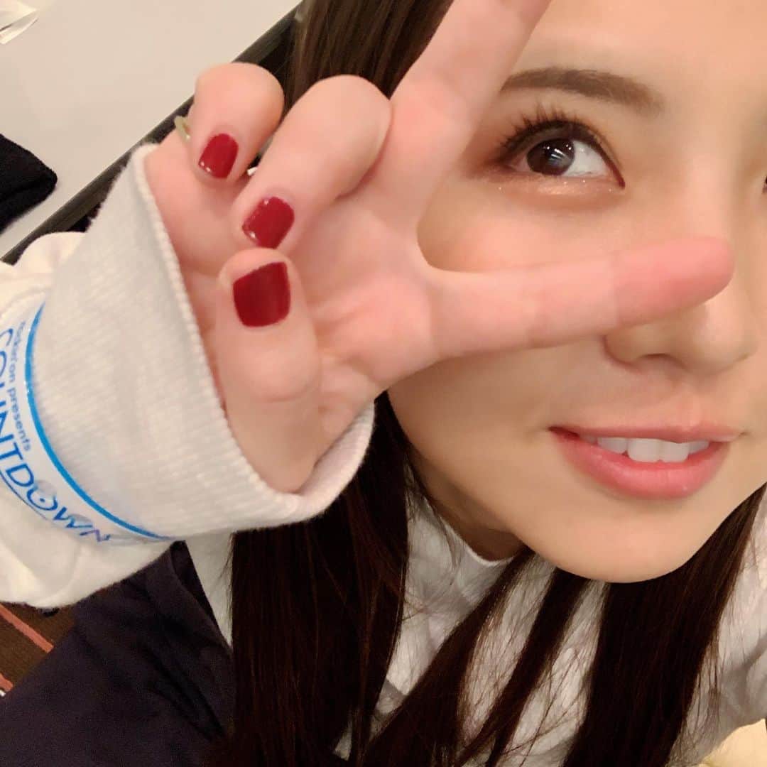 阿部真央のインスタグラム：「‪カウントダウンジャパン、遊びに来てくれた皆さんありがとう。‬ ‪秩序ある宇宙「COSMO」ステージを反対のカオスにしてくれてありがとう。最高でした。みんな大好きな1年でした。‬ ‪来年も宜しくね✨#CDJ1920 #阿部真央 ‬#あべま」