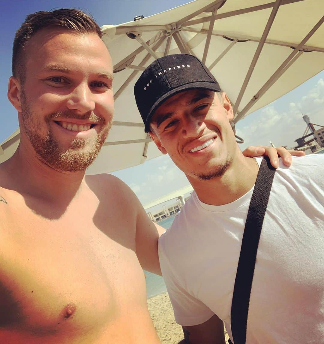 ケヴィン・グロスクロイツのインスタグラム：「🇩🇪🇧🇷🍺☀️🏖 @phil.coutinho Du weiß mein Freund #dortmund 😘😉」