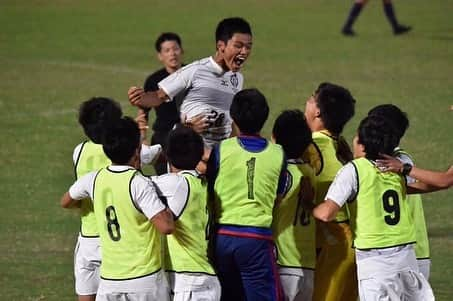 旗手怜央のインスタグラム：「2019年！ 大学サッカーありがとう！  2020年も応援よろしくお願いします！」