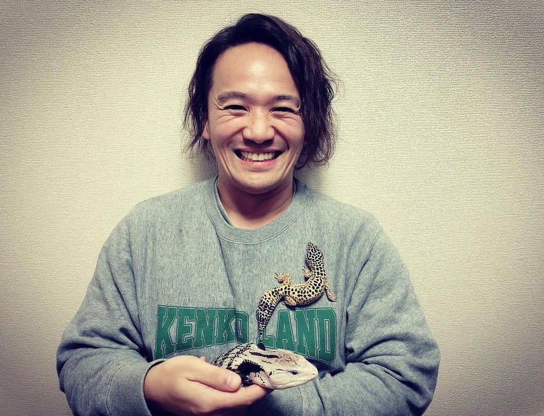 進祐哉のインスタグラム：「2020年も進家一致団結して頑張ります🦎👨🏻🦎👏」