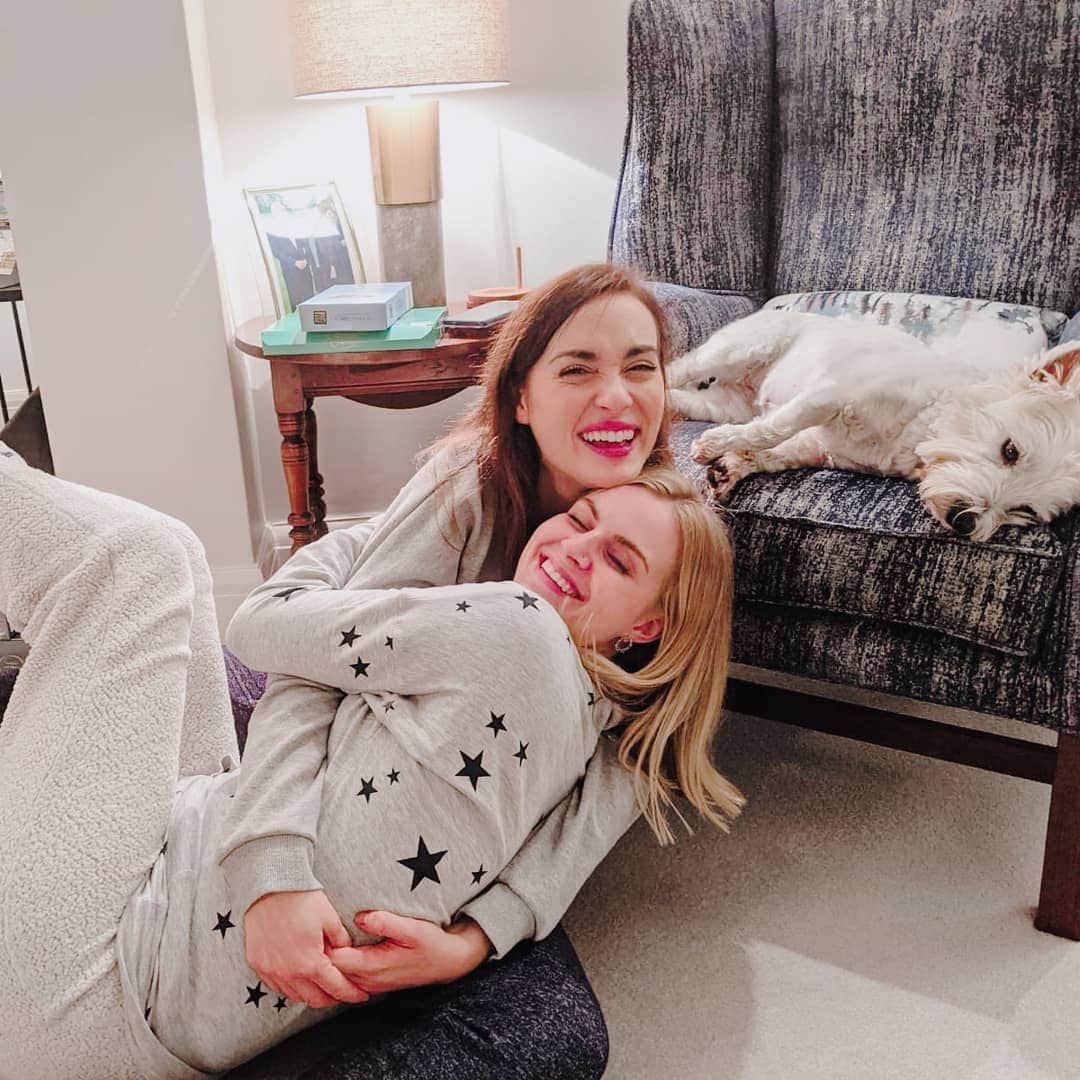 Rose Dixさんのインスタグラム写真 - (Rose DixInstagram)「I've had the most incredible year with these two ❤️」12月31日 19時28分 - roseellendix
