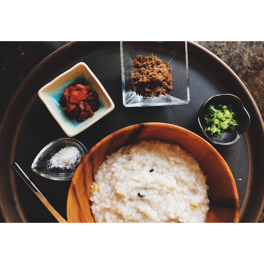 花楓さんのインスタグラム写真 - (花楓Instagram)「沢山のメッセージありがとうございます😭 沢山汗をかいて、大分楽に😊 まだ寝ていた方がよさそうです😅  今朝も美味しいお粥を作って頂き、 パワーになりました😭✨ 何から何までありがとうございます🙏🏻@kanusuba.zamami」12月31日 10時49分 - _caede_