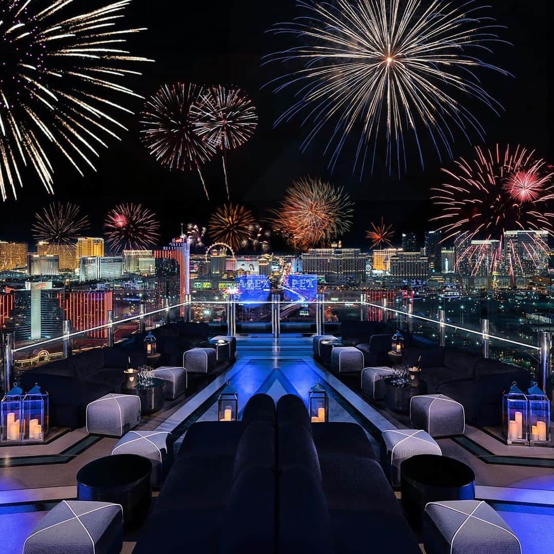 Palms Casino Resortのインスタグラム：「Countdown with @Ozuna at Pearl, dine with full-views of the strip-fireworks at @vetricucinalv or dance into the New Year at @apexsocialclub. However you celebrate, celebrate at PALMS. Click the link in our bio for details.」