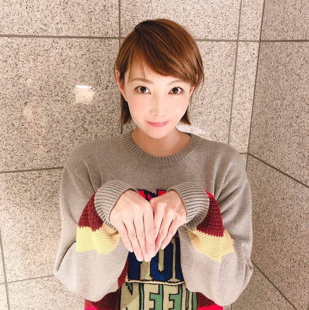 柚希礼音さんのインスタグラム写真 - (柚希礼音Instagram)「. 2019年‼️‼️ ありがとうございました😋 . 芸歴20年という 節目の年に色んなことに挑戦して、沢山のことを、考え、学ぶ事ができましたのも、 応援してくださる皆様がいてくださるからだなあ。 と、改めて、幸せを感じておりました😌😌💓 . 2020年も 高みを目指して そしてなによりも自分自身が楽しみながら、 歩いて行こうと思っております😊 また来年も みんなと一緒に色んな景色を 見たいです😊‼️💓💓 . よいお年をお迎えください❤️ ・ #2019 #2020 #柚希礼音」12月31日 10時44分 - reonyuzuki_official