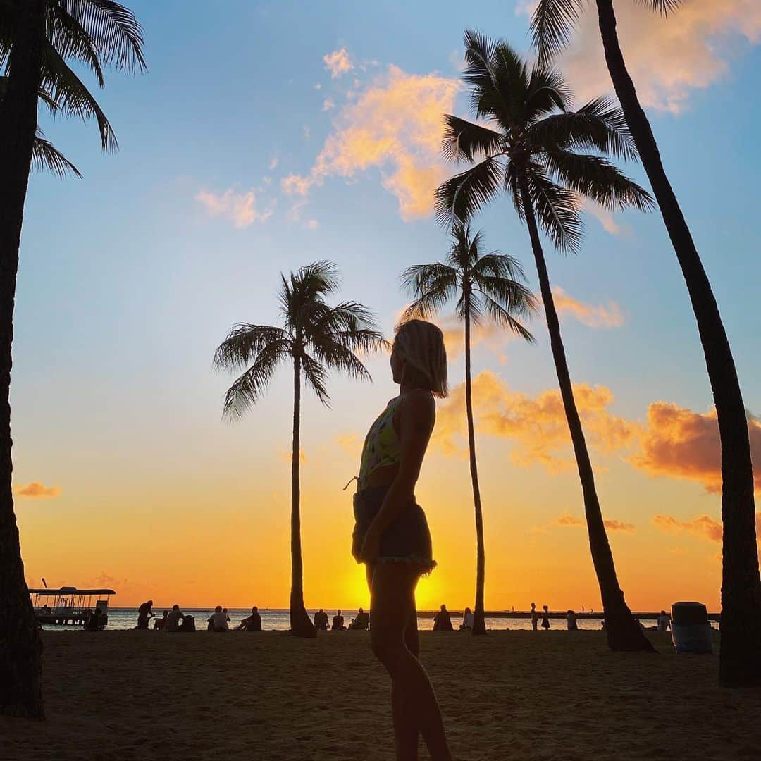 Nazukiさんのインスタグラム写真 - (NazukiInstagram)「2019.12.31. Last day✨✨✨ Hawaiiでは毎日Sunset見ながら、いろんな事振り返ってみてたよ✨✨ #hawaii #hawaiitrip #senset #beach #hawaiilife  #hawaiistagram #lastday #年末　#2019 #最終日  #大晦日」12月31日 11時00分 - nazuki_08