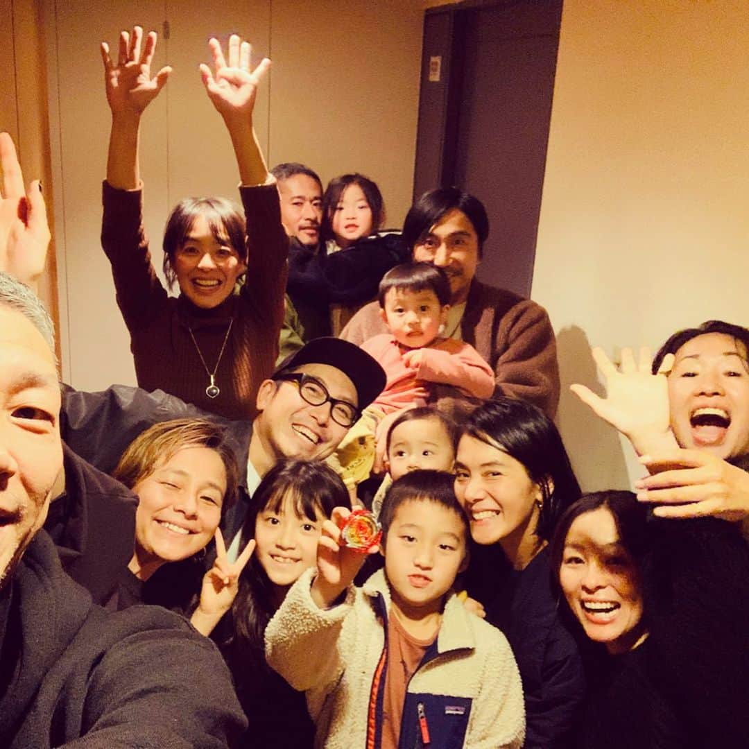 小林三江子のインスタグラム：「楽しかった12月も今日で最後。 大好きな人達にいっぱいお祝いしてもらった忘備録。。 みんな大好き❤ ありがとうーーー🙏🏻✨ #birthdaymonth #friends #precioustime #happytime」