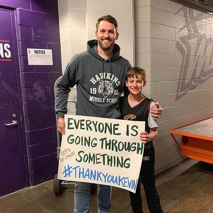 ケビン・ラブさんのインスタグラム写真 - (ケビン・ラブInstagram)「Reflecting back on this past year and all that WE have done. When launching the @kevinlovefund, I was hoping that I could inspire just one kid. I took this year to share my story, in hopes that it would resonate with at least one person, providing them the strength that I once needed. I've said it many times, and will continue to say it: everyone is going through something. The larger we can build our community, the sooner we'll end the stigma around mental health. For 2020, I hope that you'll see that we have strength in numbers and that if we help each other with our mental wellness, we'll not only improve our relationships with others, but ourselves.」12月31日 11時17分 - kevinlove