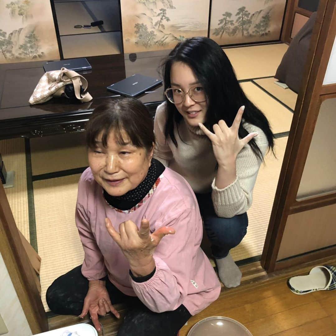 みそさんのインスタグラム写真 - (みそInstagram)「ばーちゃん右手までも🤟」12月31日 11時17分 - j__ms_99