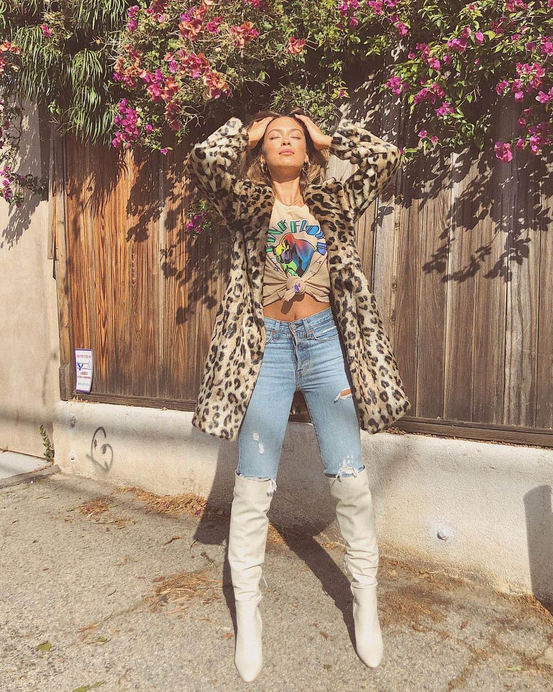 ブルーライフのインスタグラム：「#ootd 😎」