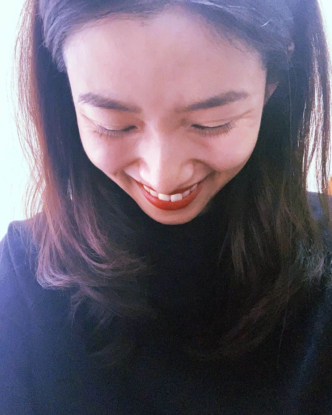 篠原理沙さんのインスタグラム写真 - (篠原理沙Instagram)「来年も、たくさん笑って過ごそう。 #篠原写真展」12月31日 11時54分 - shinorisachan