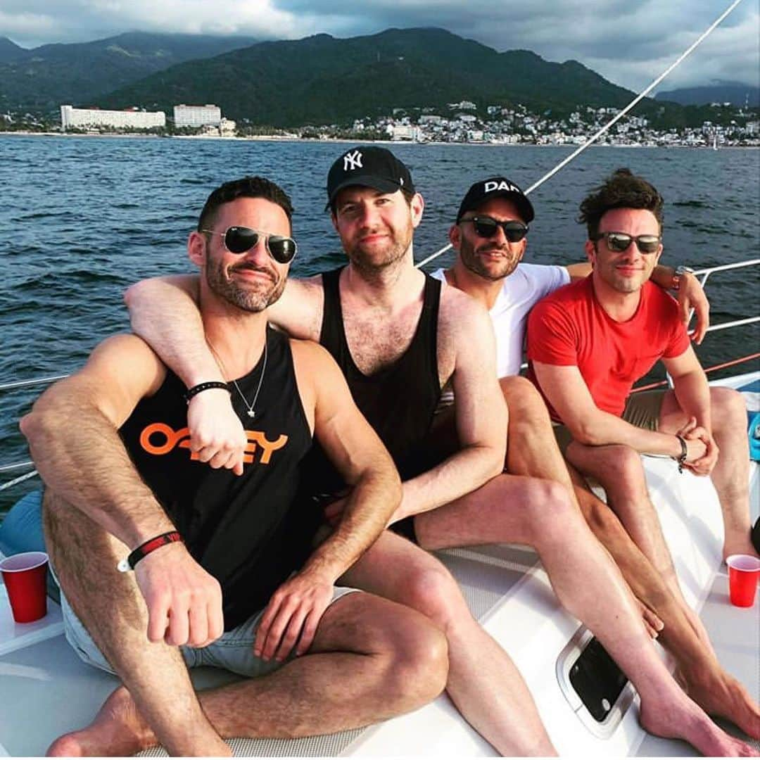 ビリー・エイチュナーさんのインスタグラム写真 - (ビリー・エイチュナーInstagram)「Sailing.」12月31日 11時54分 - billyeichner